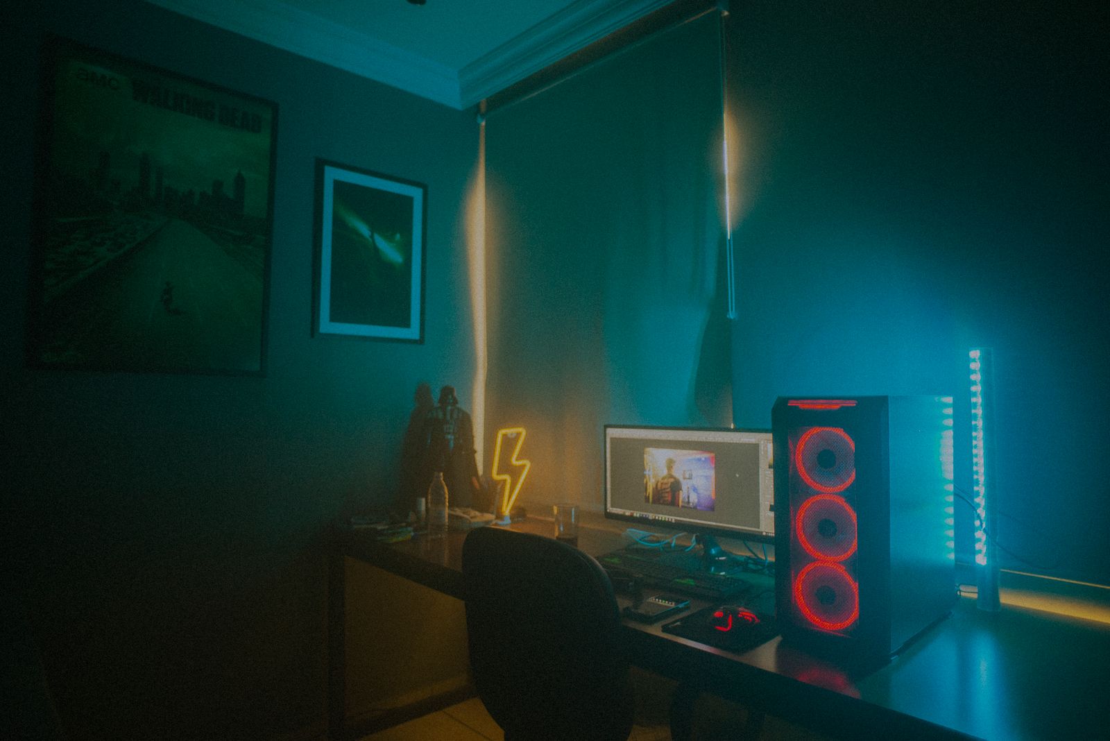 Cyberpunk 2077 önerilen sistem gereksinimleri için RGB aydınlatmalı oyuncu bilgisayarı