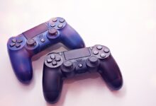 PS Plus paketleri ile uyumlu PlayStation kablosuz oyun kolu