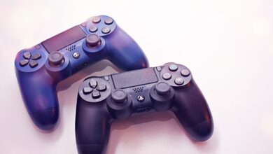 PS Plus paketleri ile uyumlu PlayStation kablosuz oyun kolu