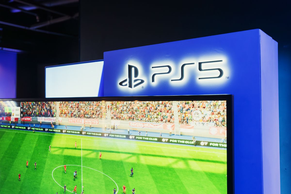 PlayStation 5 konsolu ve PS Plus Extra oyun kataloğu deneyimi