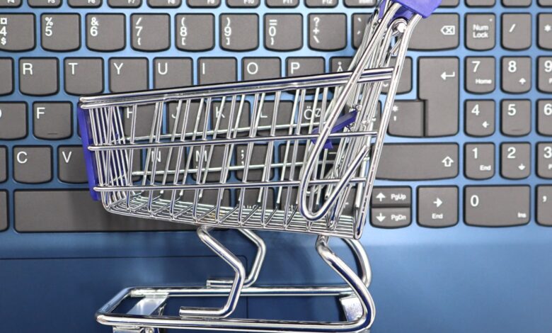 Steam para iadesi için alışveriş sepeti ve dizüstü bilgisayar