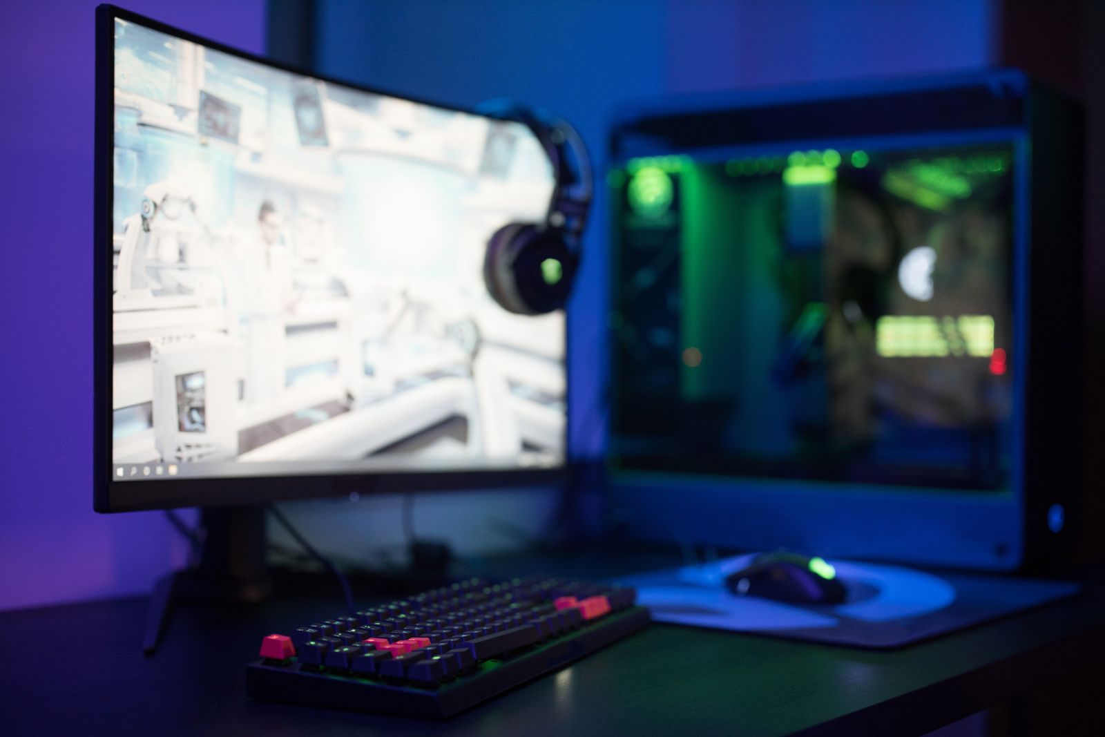Steam Aile Paylaşımı ile birlikte oyun oynayan bir aile