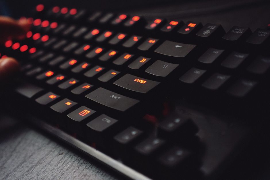 PC oyun kurulumu ve Steam indirimleri için hazır oyuncu masası